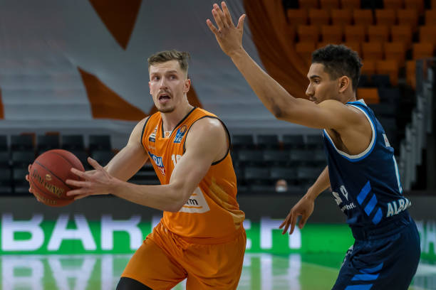 心球员的限 心球员的限